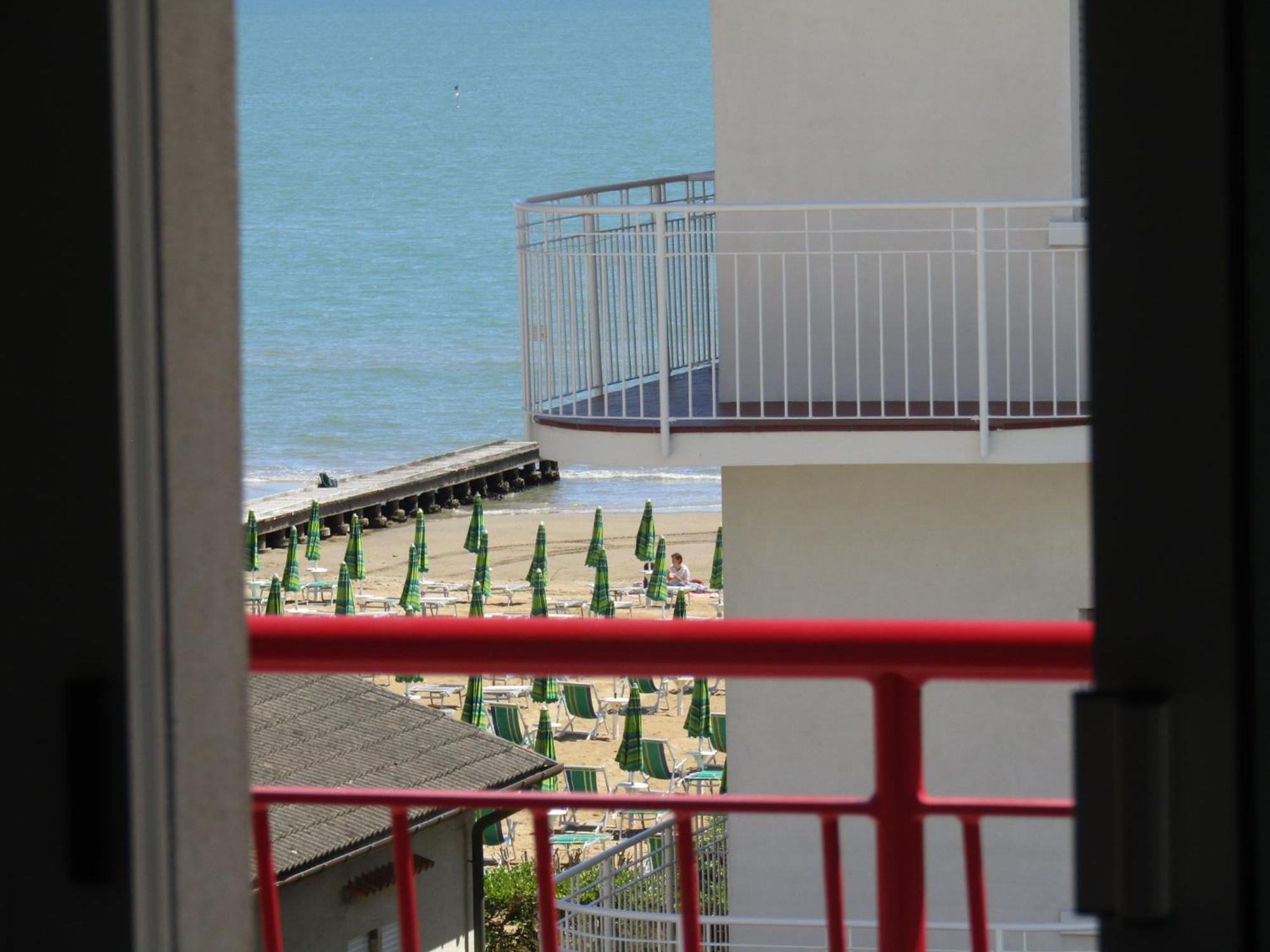 Hotel Atene Lido di Jesolo Esterno foto